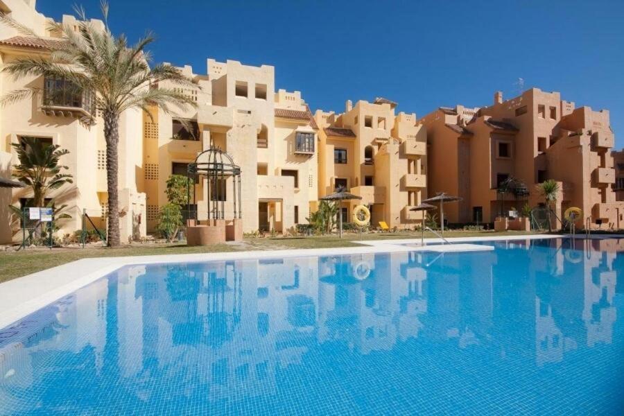 Duquesa Village Property Манилва Екстериор снимка