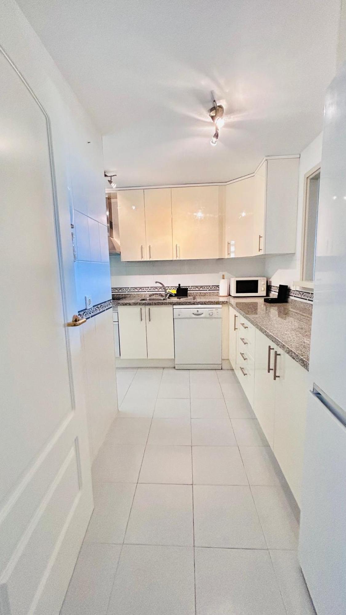 Duquesa Village Property Манилва Екстериор снимка