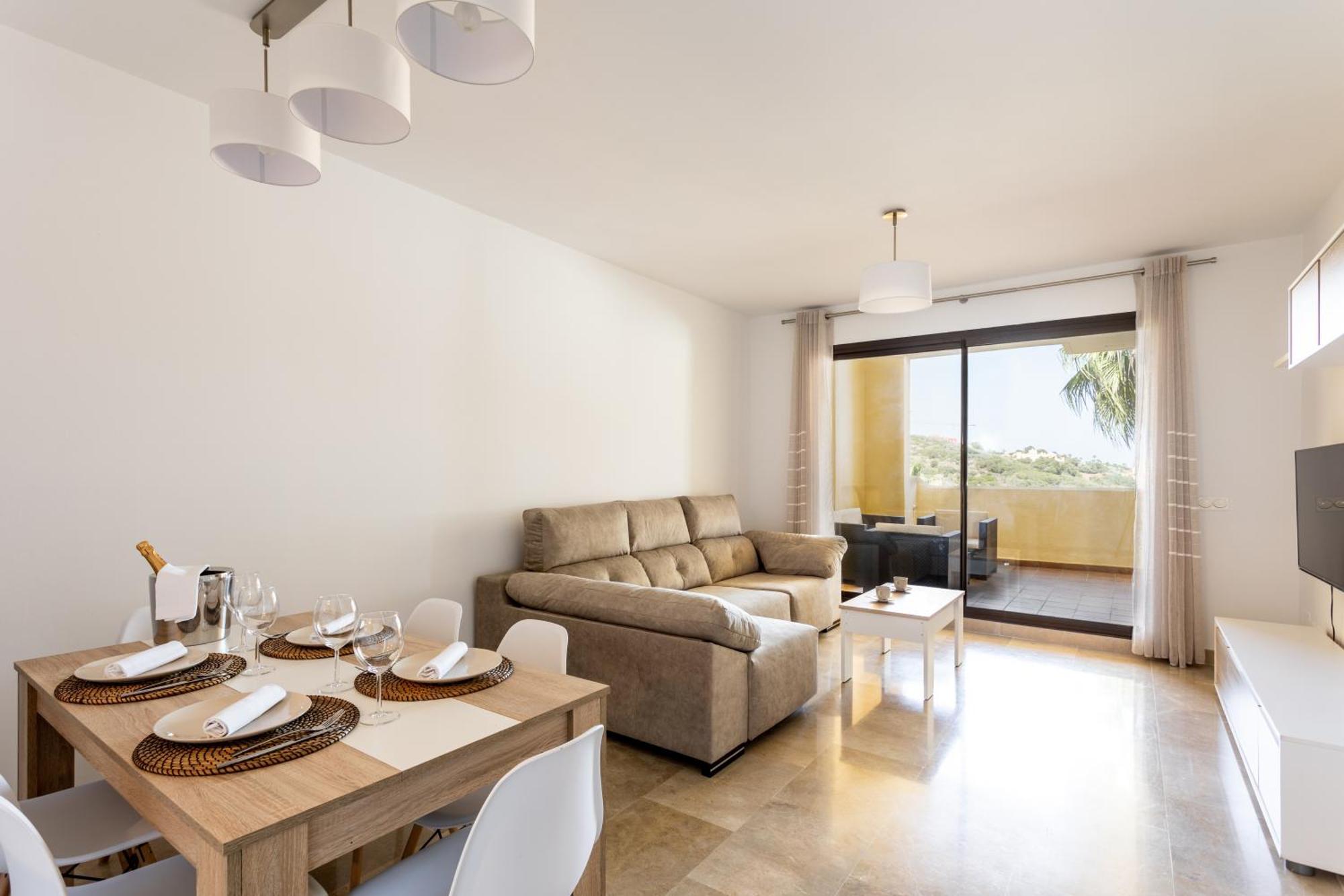 Duquesa Village Property Манилва Екстериор снимка