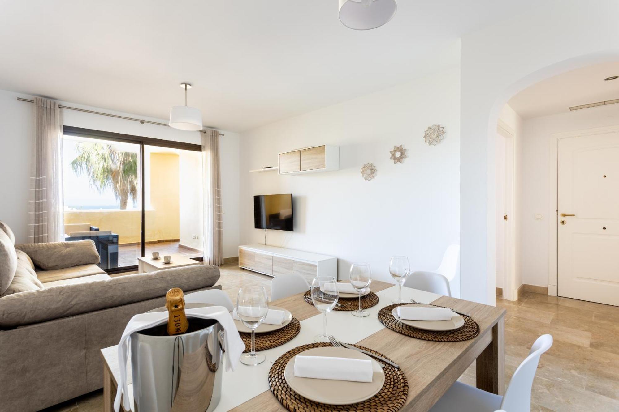 Duquesa Village Property Манилва Екстериор снимка