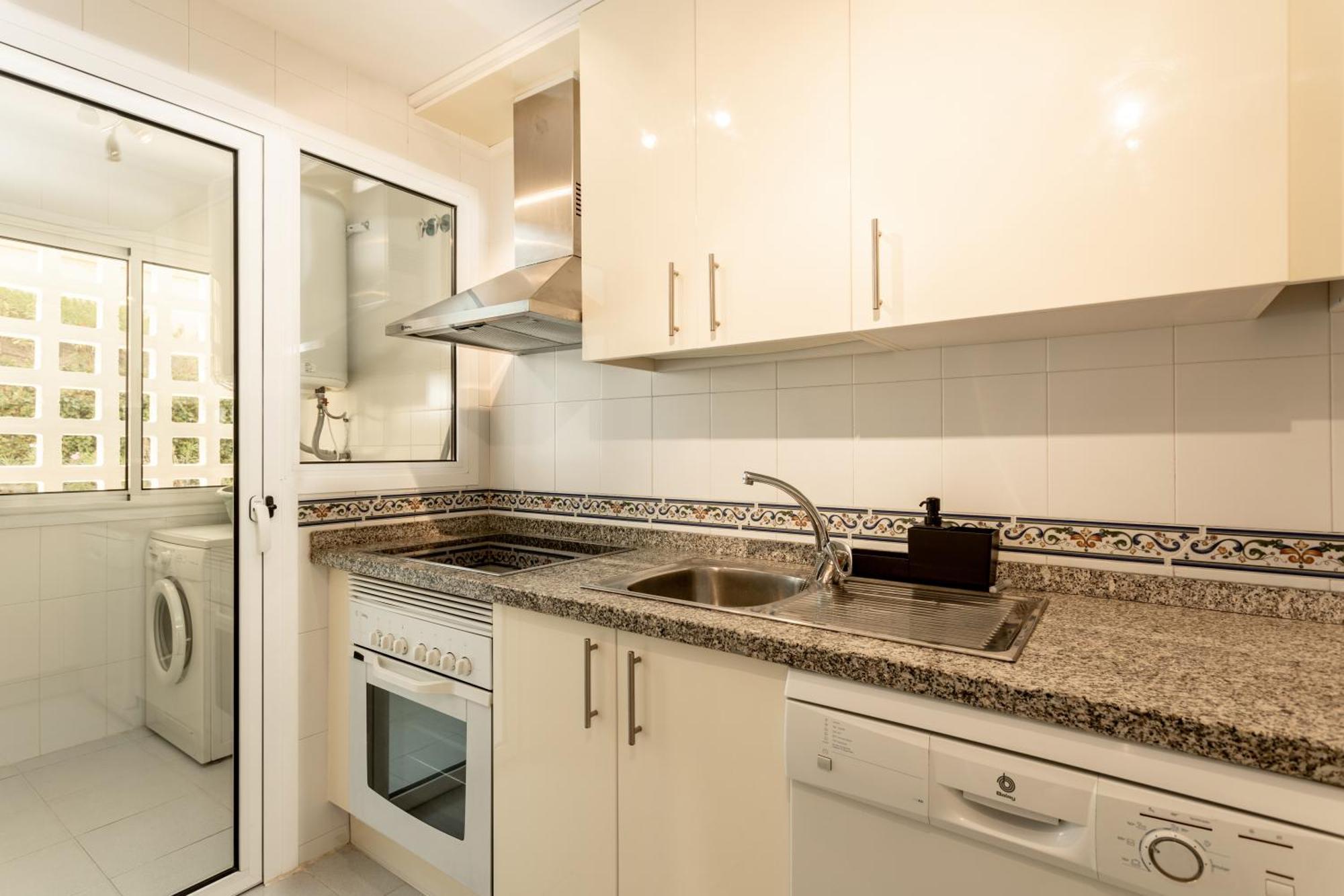 Duquesa Village Property Манилва Екстериор снимка